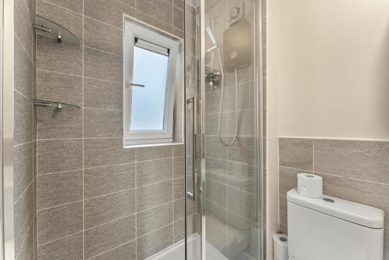 Sleek And Stylish 2 Bed With Garden And Parking Шефилд